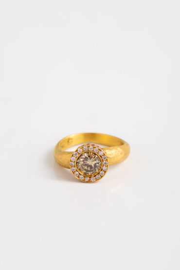 טבעת זהב יהלום רובינים ויהלומים משנית