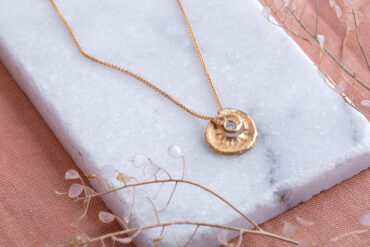 14K Gold Necklace set with 0.10 ct Diamond - Image 2