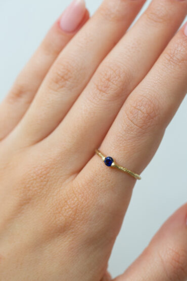 14K Gold Ring set with Sapphire - Image 3