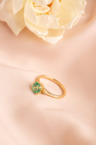 14K Gold Ring set with Emerald stone - Image 2