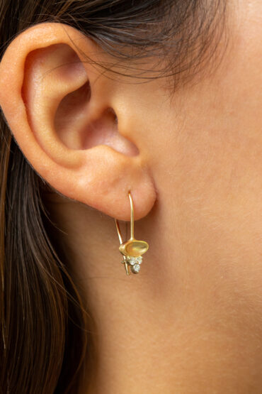 14K Gold Earrings set with 0.12 ct Diamonds - Image 2