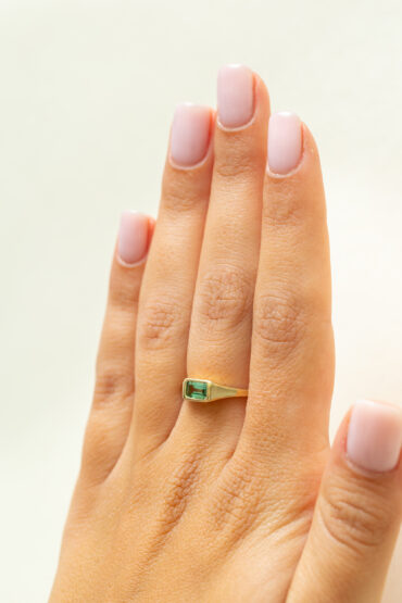 14K Gold Ring set with Green Tourmaline Stone - Image 4